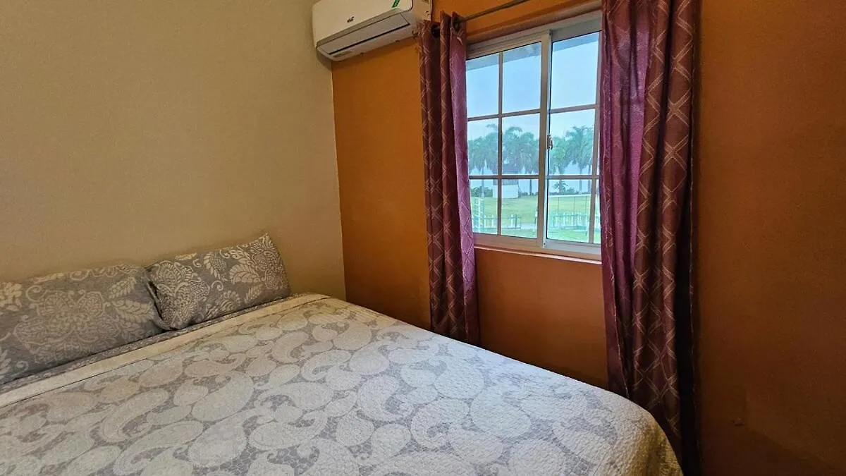 Calypso Villa - 2Bedrm 2Bathrm Pool View & Beach 203 Montego Bay Jamajka
