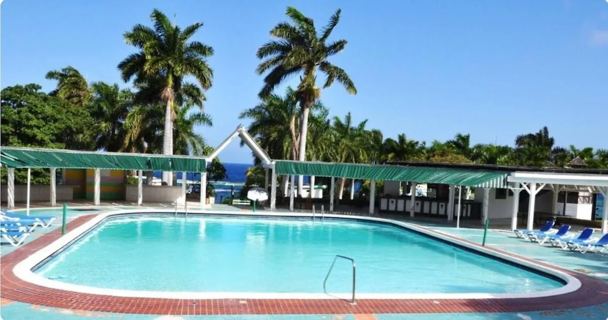 Calypso Villa - 2Bedrm 2Bathrm Pool View & Beach 203 Montego Bay Apartament