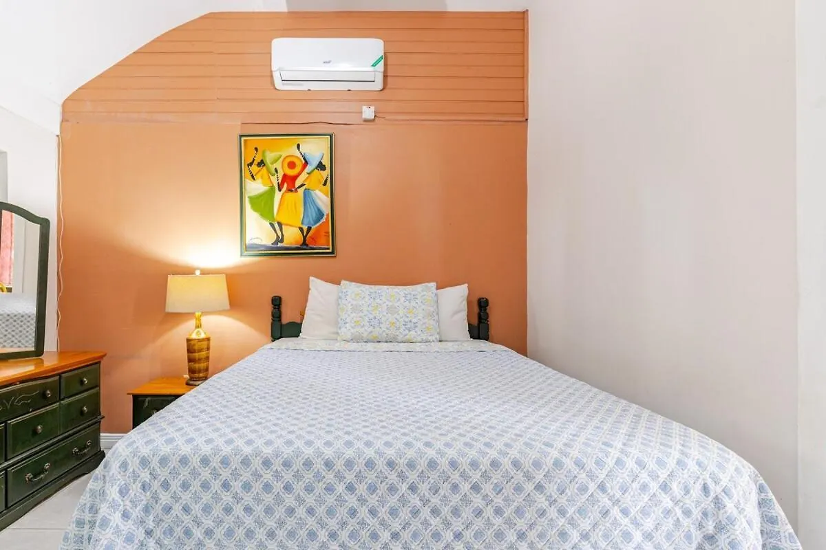 Calypso Villa - 2Bedrm 2Bathrm Pool View & Beach 203 Montego Bay 0*,  Jamajka