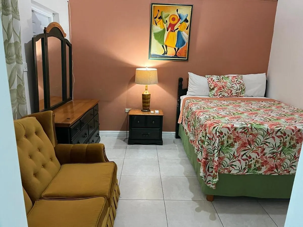 Calypso Villa - 2Bedrm 2Bathrm Pool View & Beach 203 Montego Bay 0*,  Jamajka